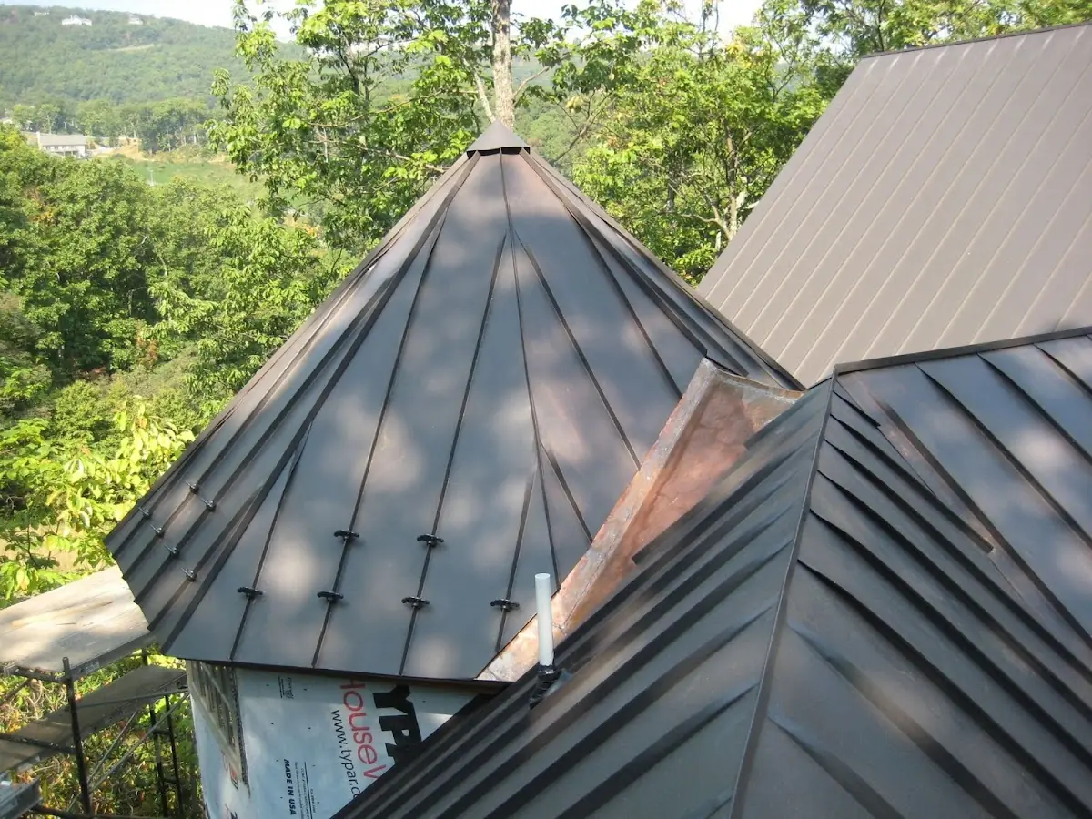 Professional Gutter Cleaning by Craftsman Roofing in Arvin